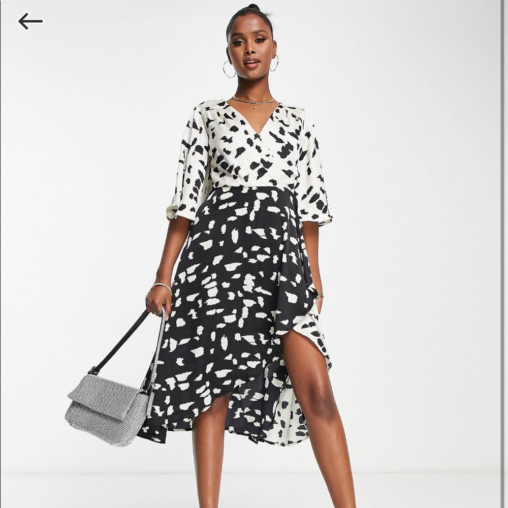 NWT Monochrome print wrap dress